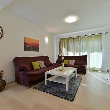 Slava Appartement *
