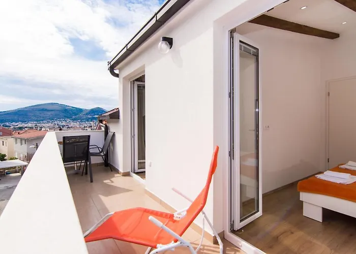 Slava 아파트 트로기르