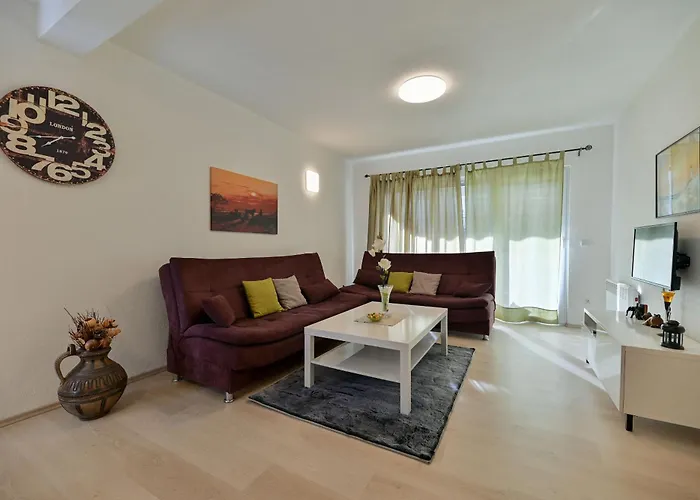 Slava Apartment *